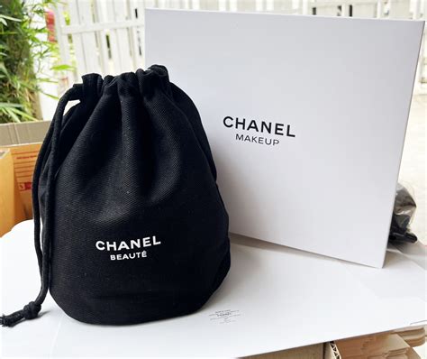 chanel pouch/makeup|chanel makeup bag vip gift.